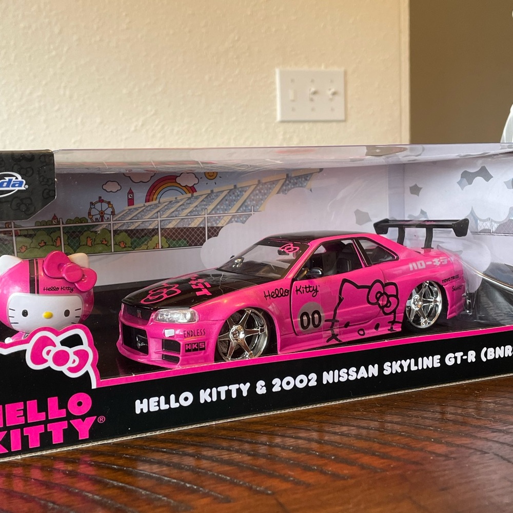 Hello Kitty Pink & Black Nissan Skyline GT-R Die-Cast Toy Car